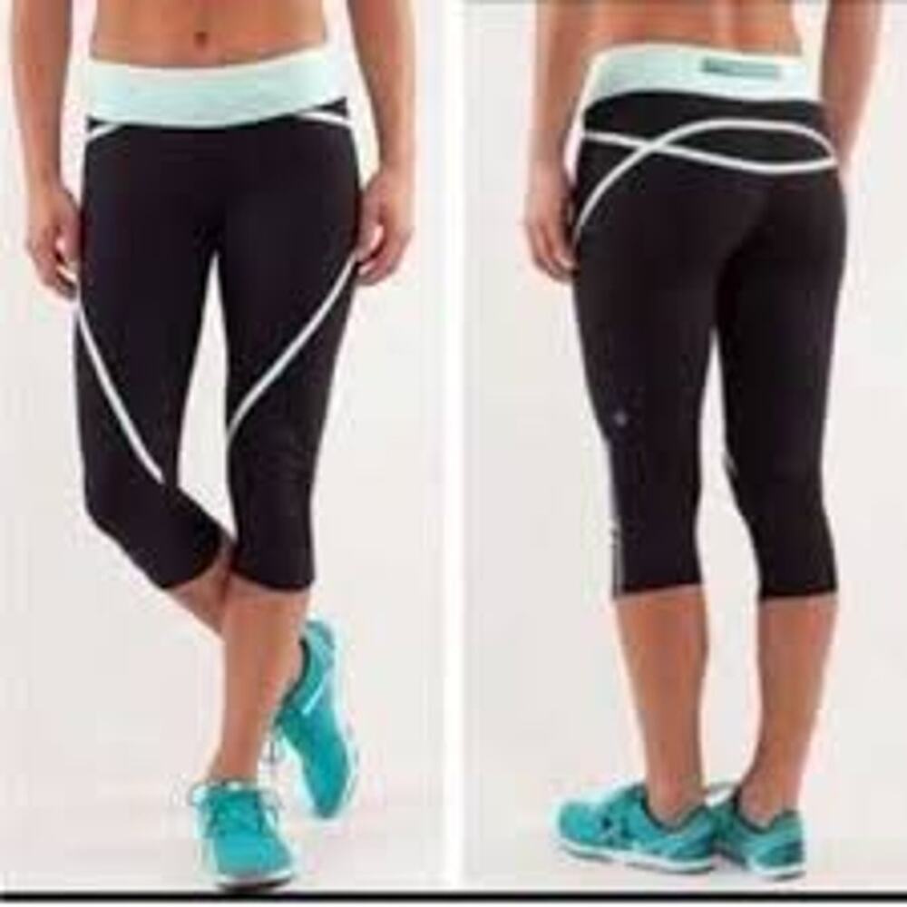 Lululemon Roll Out Black Mint Cropped Athletic Yoga Pilates Gym Leggings Size 4
